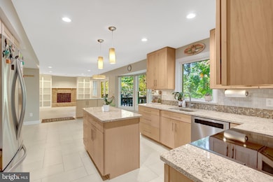 11637 Quail Ridge Ct, Reston, VA 20194 - photo 7