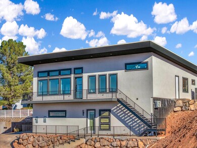 950 W Cir St George UT 84770-large-002-0