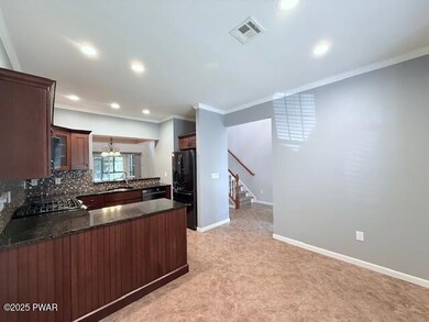 803 Macintosh Way, Matamoras, PA 18336 - photo 5