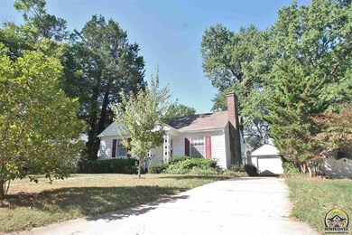 1715 SW Pembroke Ln, Topeka, KS 66604 - photo 2