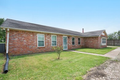 7726 Bailey Rd unit 28, Pearland, TX 77584 - photo 2