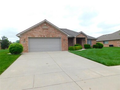 5199 Imperial Dr, Columbus, IN 47203 - photo 2