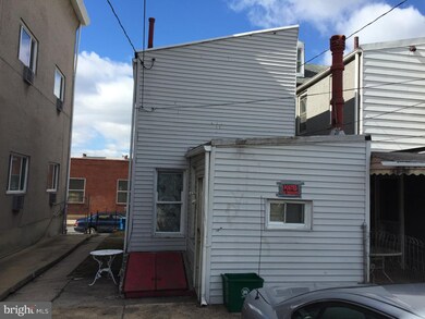 1225 Moss St, Reading, PA 19604 - photo 2