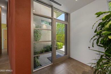 005_Foyer