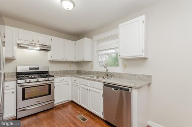 657 Knightsbridge Dr, Hagerstown, MD 21740 - photo 5