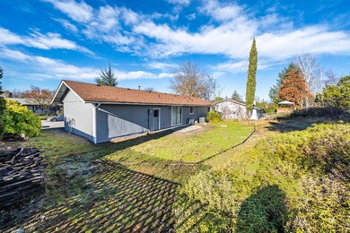 1338 Bonita Ave, Medford, OR 97504 - photo 2