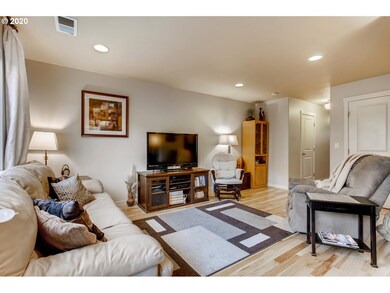 921 NW 3rd Ave, Canby, OR 97013 - photo 5