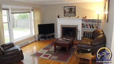 2016 SW Pembroke Ln, Topeka, KS 66604 - photo 2