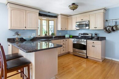 24 Lothrop St, Newtonville, MA 02460 - photo 3