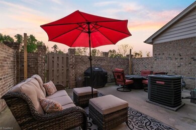 646 Stags Leap Ct, High Point, NC 27265 - photo 4