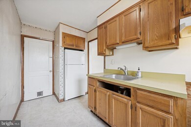 3419 Valley Green Dr, Drexel Hill, PA 19026 - photo 7