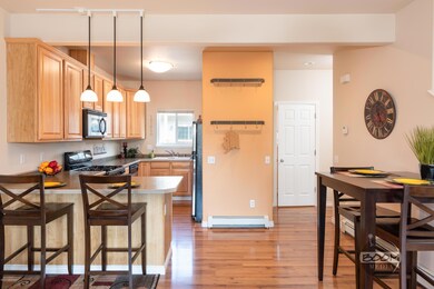 Kitchen & Dining