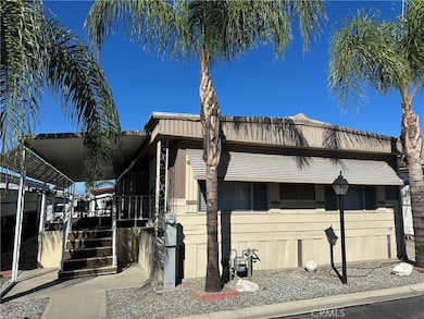 1895 W Devonshire Ave unit 32, Hemet, CA 92545 - photo 2