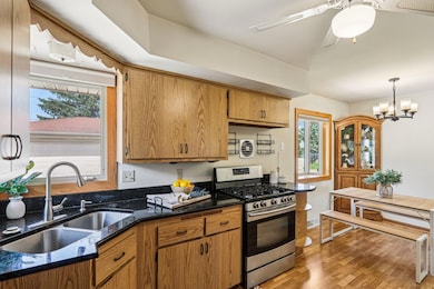 18-web-or-mls-W Kinnickinnic River Pkwy-