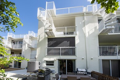 Roof top Ocean View Terrace!