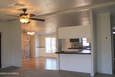 93E93B61-1F33-48CA-85AC-4B8B50C049B4