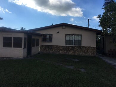 698 SW 8th St, Belle Glade, FL 33430 - photo 2