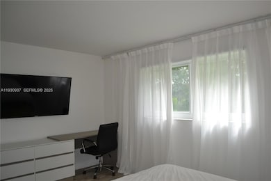 2201 Brickell Ave unit 8, Miami, FL 33129 - photo 5