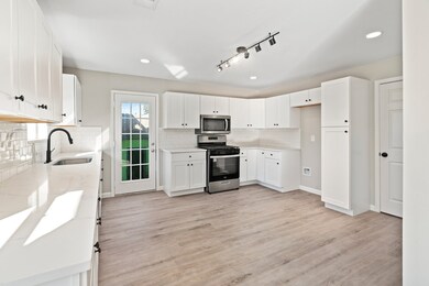 308 Sycamore St, Alvin, TX 77511 - photo 3