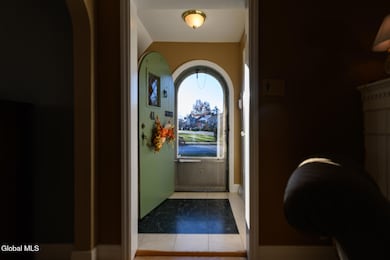 41 Crescent Dr, Albany, NY 12208 - photo 4