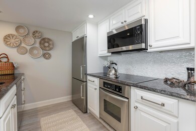 31 East Grand_#72_016