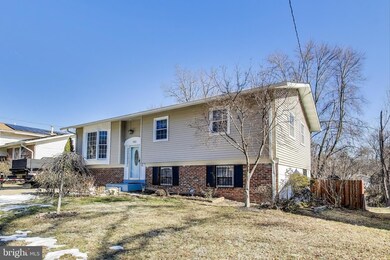 7013 Kepner Ct, Lanham, MD 20706 - photo 2