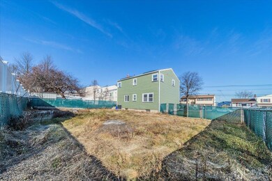 713 Franklin Dr, Perth Amboy, NJ 08861 - photo 5