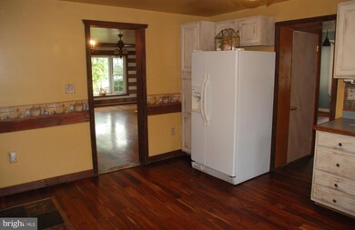 216 W Main St, New Bloomfield, PA 17068 - photo 3