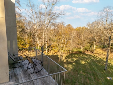 586 Natchez Bend Rd, Nashville, TN 37221 - photo 6