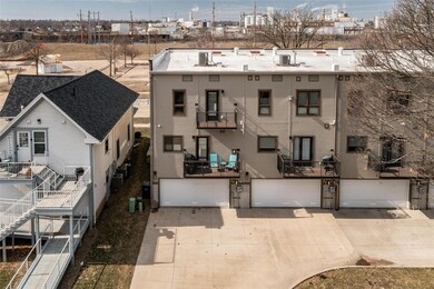 1018 2nd St SE, Cedar Rapids, IA 52401 - photo 5