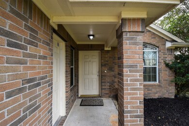 940 Wildwinn Dr, Alvin, TX 77511 - photo 4