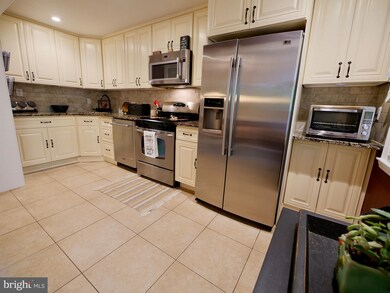 447 Park Dr, Glenolden, PA 19036 - photo 7