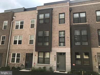 13342 Sherwood Park Ln, Herndon, VA 20171 - photo 2