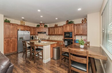121222-1021-Simonian-Ave-Fowler-CA-09