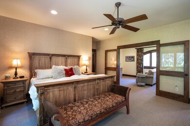 Master/Sitting room
