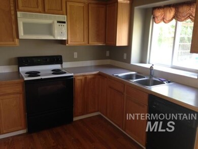 700 Aberdeen Dr, Nampa, ID 83686 - photo 2