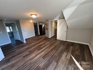 415 19th St SW unit 3, Hickory, NC 28602 - photo 3