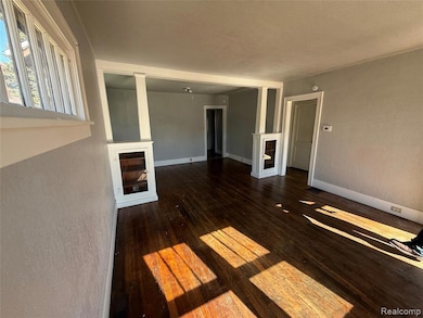 1123 Wells St, Port Huron, MI 48060 - photo 4