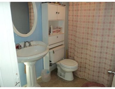 114 Ennell St, Lowell, MA 01850 - photo 6