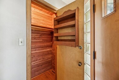 04_Interior