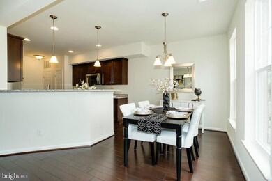 43395 Town Gate Square, Chantilly, VA 20152 - photo 7