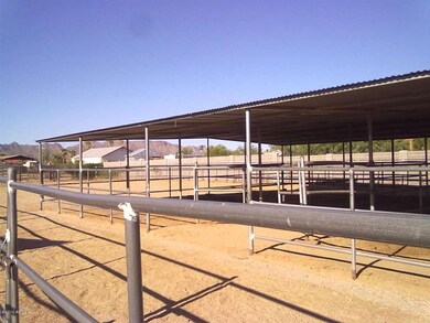 4 Horse Stalls