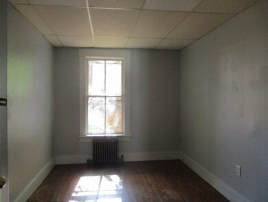 21 Pleasant St, Franklin, NH 03235 - photo 6