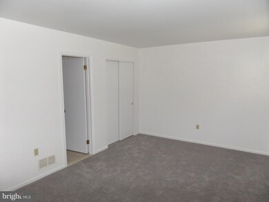 114 Village Dr unit 8, Boyertown, PA 19512 - photo 7