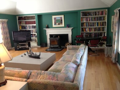 Spacious living room with fireplace