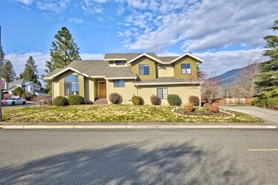 904 NW Regent Dr, Grants Pass, OR 97526 - photo 2