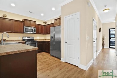 Kitchen/Entry
