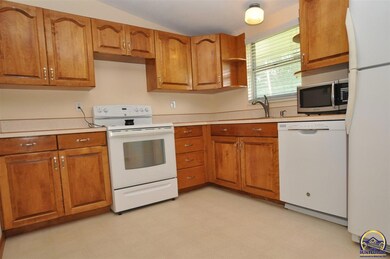 4301 SW 34th St, Topeka, KS 66614 - photo 4