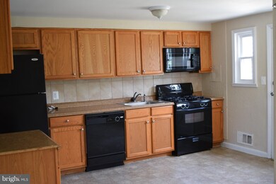 1154 Foxwood Ln, Essex, MD 21221 - photo 5