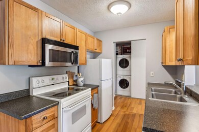 Notice the in-unit washer and dryer!